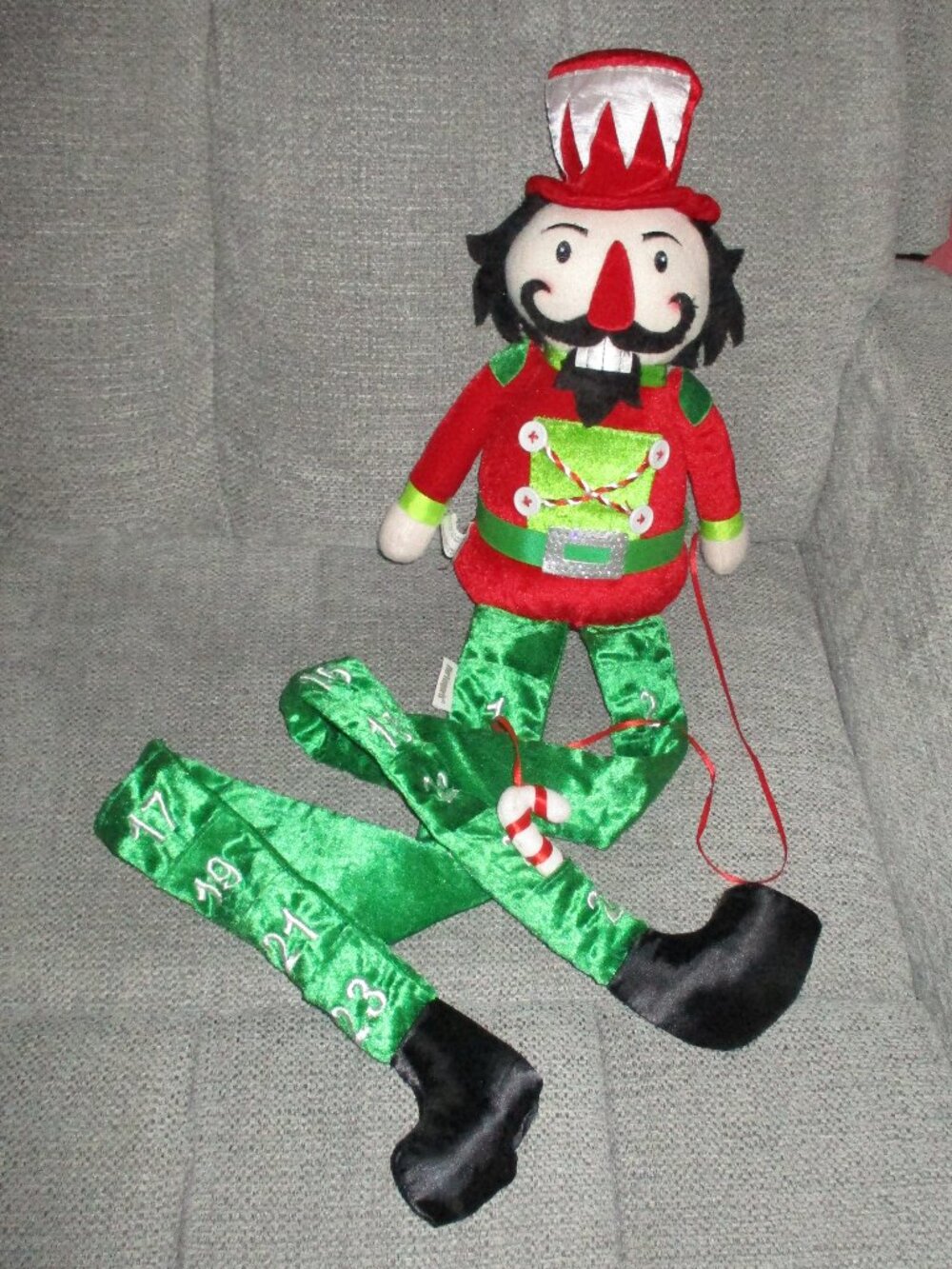 Pier 1 Rare Nutcracker Advent Calendar‎ Countdown to Christmas Pockets